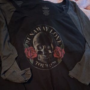 Torrid Runaway Love Tour Raglan Tee Size 5